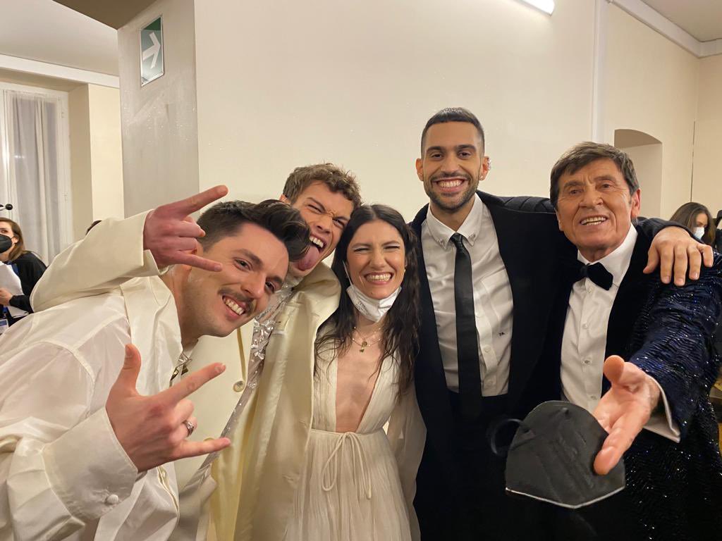 Che bel podio!
#apritutteleporte #Sanremo2022