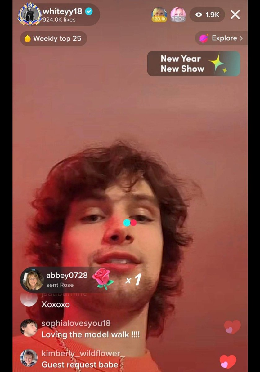 NotWhiteyNation's tweet photo. Kimberly, do you really think he wants a drunken lush gracing his presence? I don't think so.🤣 &, Blackeyyy, well he pays you no mind, either! You're an obsessive stalker!😉 Leave folks alone... 🤣#kiddydiddler #obsessed #SkankTok #AAisCalling #WhiteyyyNation https://t.co/WyNRtXy87k