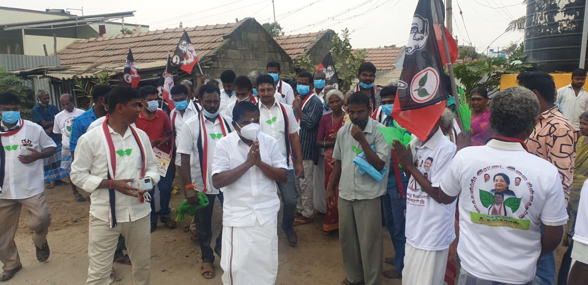 எதிர்வருகின்ற நகர்ப்புற உள்ளாட்சி தேர்தலில் திருப்பூர் மாநகராட்சி *வார்டு எண் 25-ல்* கழக வேட்பாளராக போட்டியிடும் *ஏ தங்கராஜ்* அவர்களை ஆதரித்து வெற்றிச் சின்னமாம் *இரட்டை இலை* சின்னத்திற்கு வாக்குகள் சேகரித்து பிரச்சாரத்தை துவக்கி வைத்தேன்.