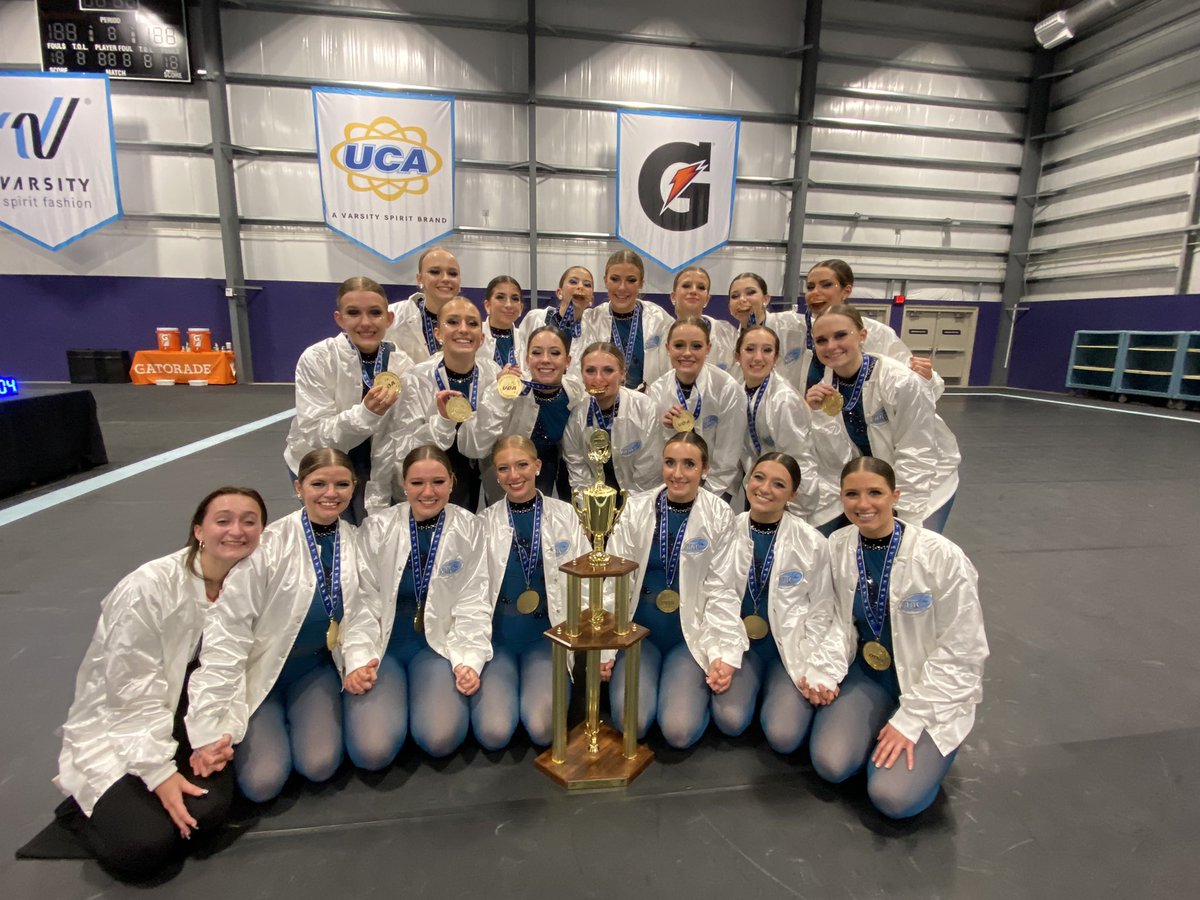 Hawk Nation!!!!! Let’s hear it for our Hawkettes……NATIONAL CHAMPS!!!! Congratulations Coach <a href="/CaseyGibbons6/">Casey Gibbons</a> and Coach Lauren and all them Hawkettes!  Simply incredible!!!