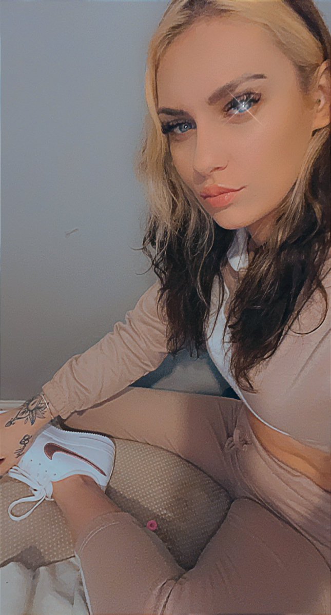 perfectmissc's tweet photo. Goddess says send you say where ??? £50 now to be owned and trained !! What you waiting for ? #paypiguk #paypiggy #pathetic #findomqueen #cashslave https://t.co/lD1sW1RvHj