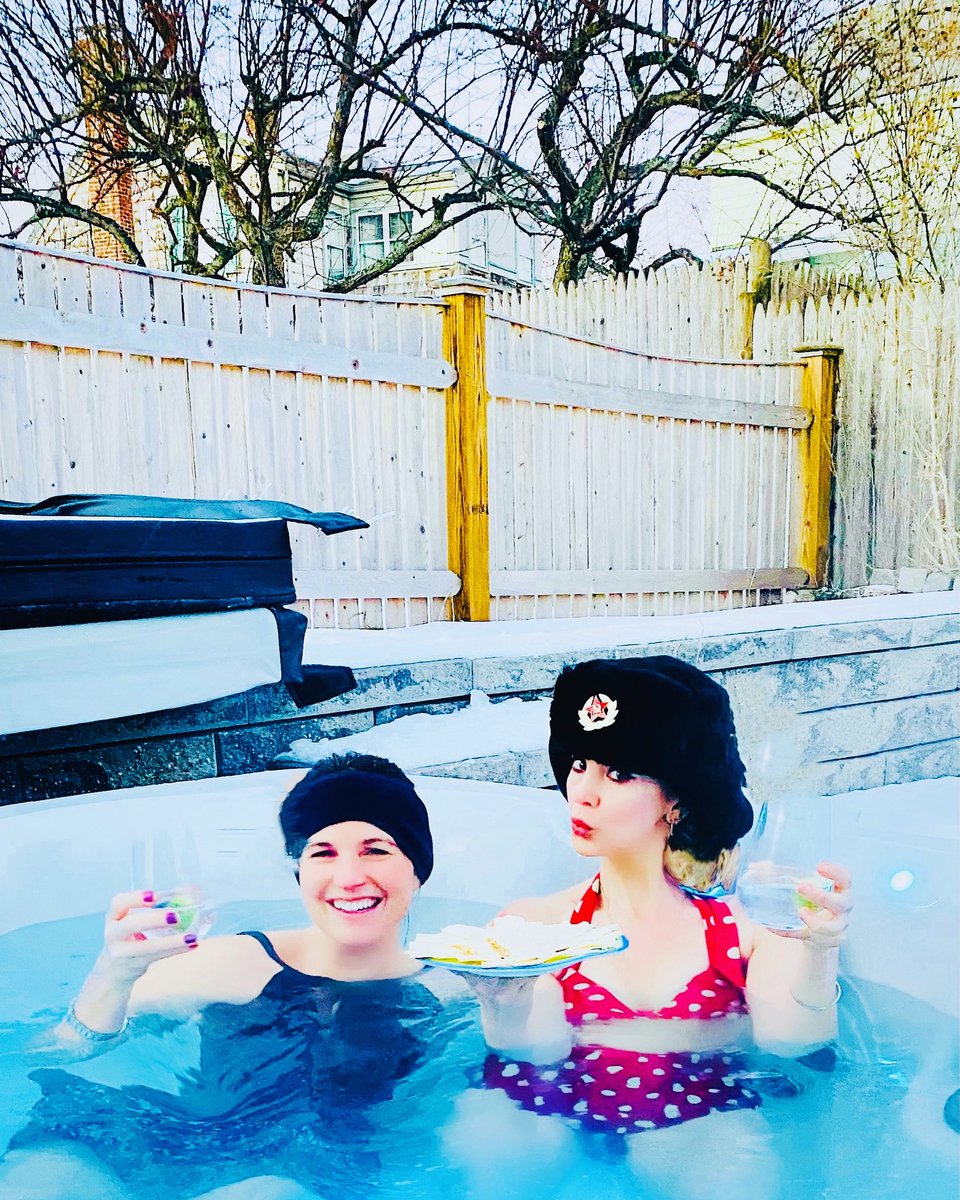 Jenna_Blum's tweet image. #howcoldisit? Russian hat in the hot tub cold. #Boston @ErinAlmond1