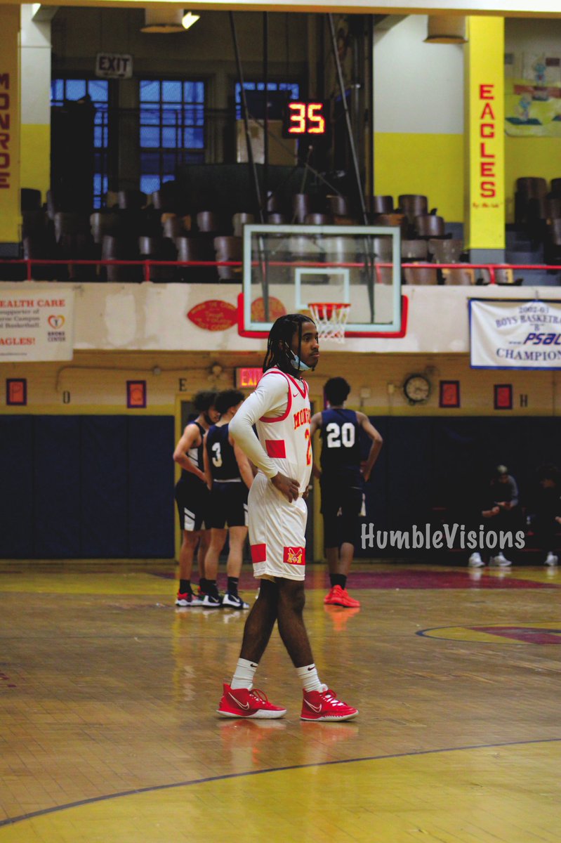 HumbleVisions_'s tweet photo. James Monroe High School vs Wheels Senior Night 💎#humblevisions #NYC #photography #photographer https://t.co/7KZwpNeasW