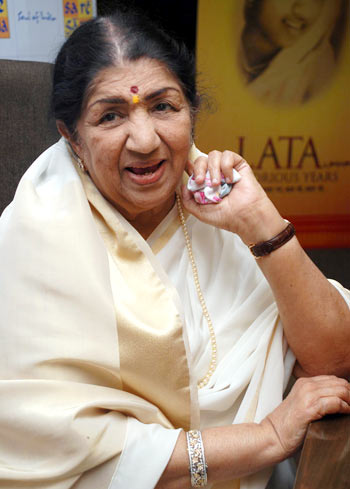Team_Nayanthara's tweet photo. Rest in Peace Legendary #LataMangeshkar ji . Prayers 💔🙏

#Nayanthara https://t.co/uf9iimqfvM
