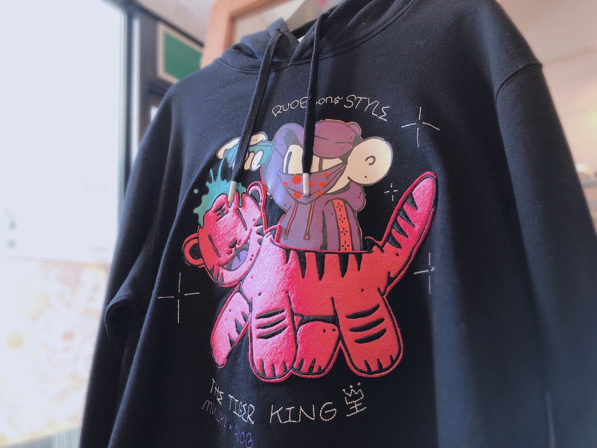 MISHKATOKYO's tweet photo. ✨NEW ARRIVAL✨
THE TIGER KING PULLOVER HOODIE (M21100490)
M / L / XL
¥15,400
2/6(日)18:00〜オンラインストア販売スタート🌸
アイテム詳細⬇
https://t.co/UDUyQBSMcN
#mishka #ミシカ #ストリートファッション #MИШKA #MNWKA https://t.co/ORG5Ryzc5R