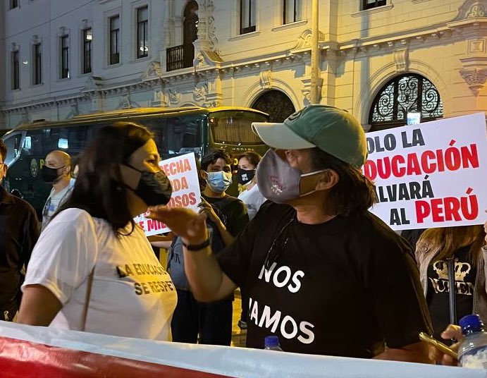 La 2da #MarchaPorLaEducacion fue definitivamente más concurrida y organizada que la 1ra. Me dio gusto ver más estudiantes reclamando por la contrarreforma perpetrada desde el congreso. Se necesitará aumentar la convocatoria para torcer la 2da votación en el congreso. Sí se puede!