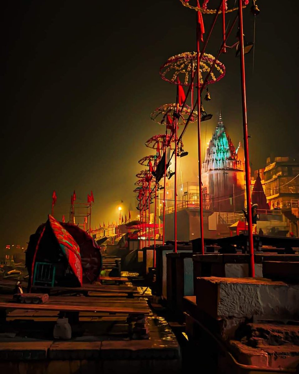 Rohit_kaushik2's tweet image. Ghats of Ganges are associated with serenity everywhere but the level of divinity is just a notch higher in Banaras.

Location - #Dasashmegh_Ghat
🙏🏼🙏🏼🚩🚩

@LostTemple7
@Itishree001