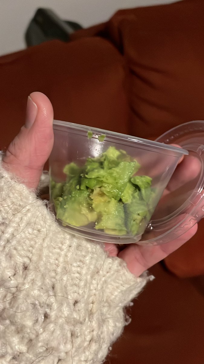 nicistarkey's tweet photo. Hey @ChipotleTweets … this isn’t guac. What a waste of $4. 🙄 https://t.co/jH9Vf2ZQS0