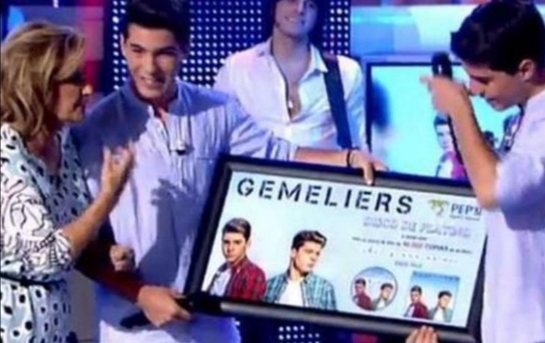 realitys2021_'s tweet photo. 8 años con nosotros! Os amamos❤️
#gemeliers #danisu
#8añosgemeliers https://t.co/l6DSDGICvM