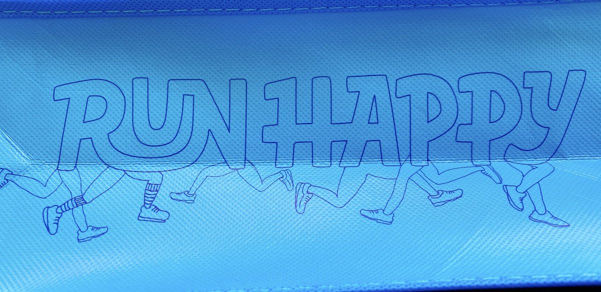 lani_puuwai's tweet image. 練習会の帰りにひよりさん@hiyorinchan27 のところに寄ってジョグシューズ選んでもらいました👟💕私の足にピッタリで軽くて、早く履いて走りた〜い🏃‍♀️🌿
ひよりさん！ありがとう🥰
#ブルックス #Ghost13 #RunHappy