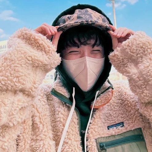 thehobiprint's tweet photo. hobi’s eye smile🥺 https://t.co/izBBKEEMgc