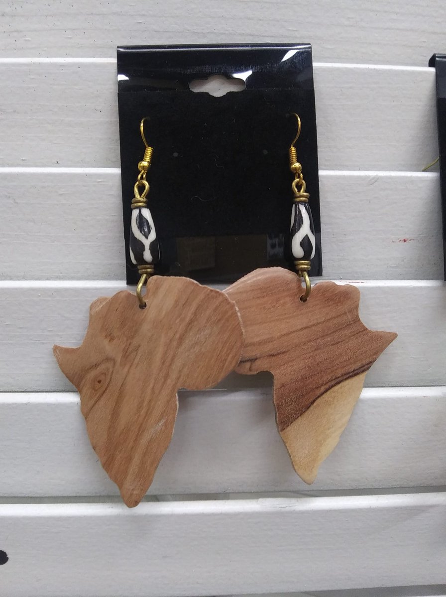 waromain's tweet photo. @OkayCharisse If you'd like a pair of complementary earrings, I suggest THIS LOVELY PAIR from Community Book Center on Bayou Road -- only $14.00!  

That should really send the "Viewer" to Migraine Malady.

Be your best African-American Self. https://t.co/vBjwTzxExf