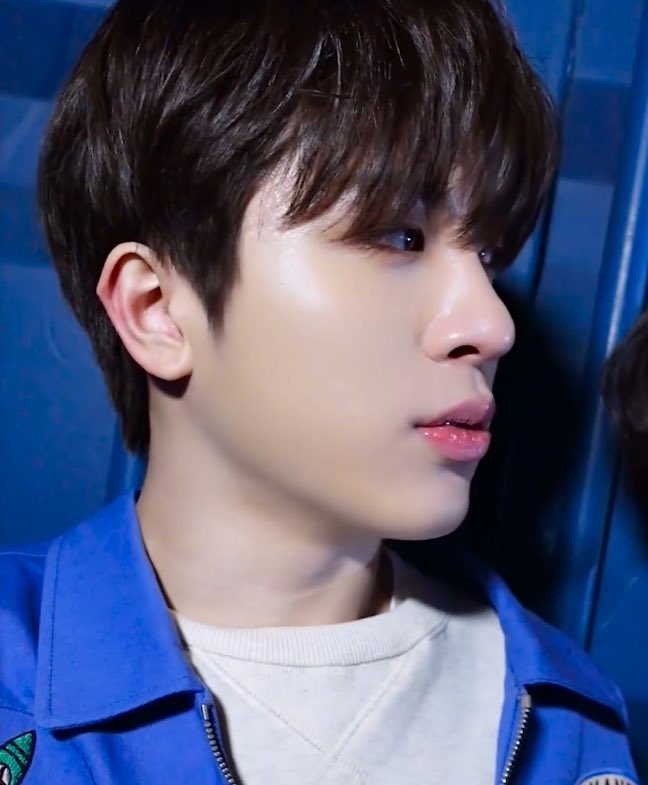 junghwanfeed's tweet photo. no words. junghwan is too perfect 😭 https://t.co/9941ueYrug
