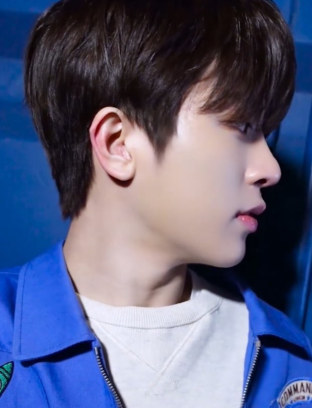junghwanfeed's tweet photo. no words. junghwan is too perfect 😭 https://t.co/9941ueYrug