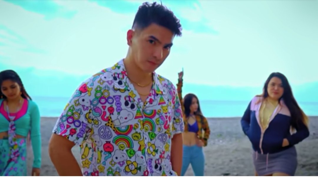 lacson_zeny's tweet photo. If one dream should fall and break into a thousand pieces, never be afraid to pick up one of those pieces and begin again .

CONGRATS MYGZMOLINO
#HappyLang1Mviews https://t.co/ldwigorjZa