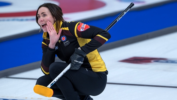 TSNCurling's tweet image. 🚨CHAMPIONSHIP SUNDAY AT #STOH2022🚨

SEMI-FINAL

12pm ET on TSN 1/5, TSN Direct and the TSN App 

NB (@CurlingNB) vs. CA (@EinarsonTeam)

FINAL

7pm ET on TSN 1/3, TSN Direct and the TSN App

NO (@TeamMcCarville) vs. TBD 

This is gonna be fun...
