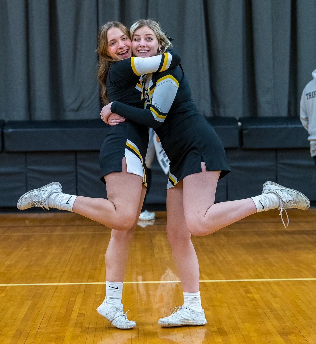 russellgifford's tweet photo. Black River cheerleader shots after the game. @McleanKeyera @KendallGaspari @SmithbergerMeg @oliviatodd28 @lilaszojka @oliviaaramsey @teddi_135 @cheer_brhs https://t.co/TmS4QhPtKF