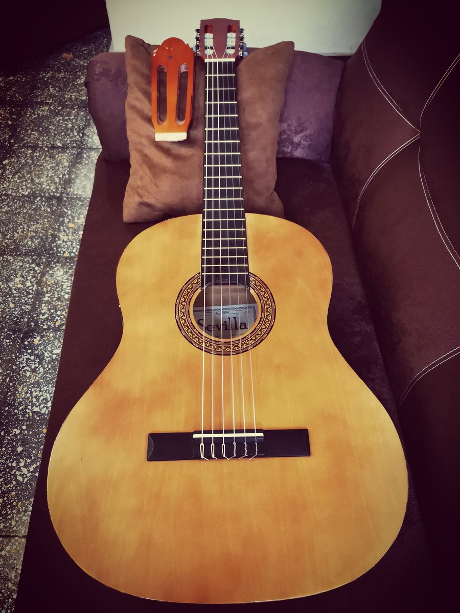 maikovalvarez's tweet photo. Dale vida a tu guitarra 🎸
Guitarra 💯% Terminada por experto Luthier. Si necesitas una reparación o mantenimiento escribenos. 😎
☎️71420664 WhatsApp

#maikovalvarez
#elsalvador
#classicalguitar
#guitarraclasica
#maikovalvarezguitar
#lutheria https://t.co/AG4a0nY3hJ