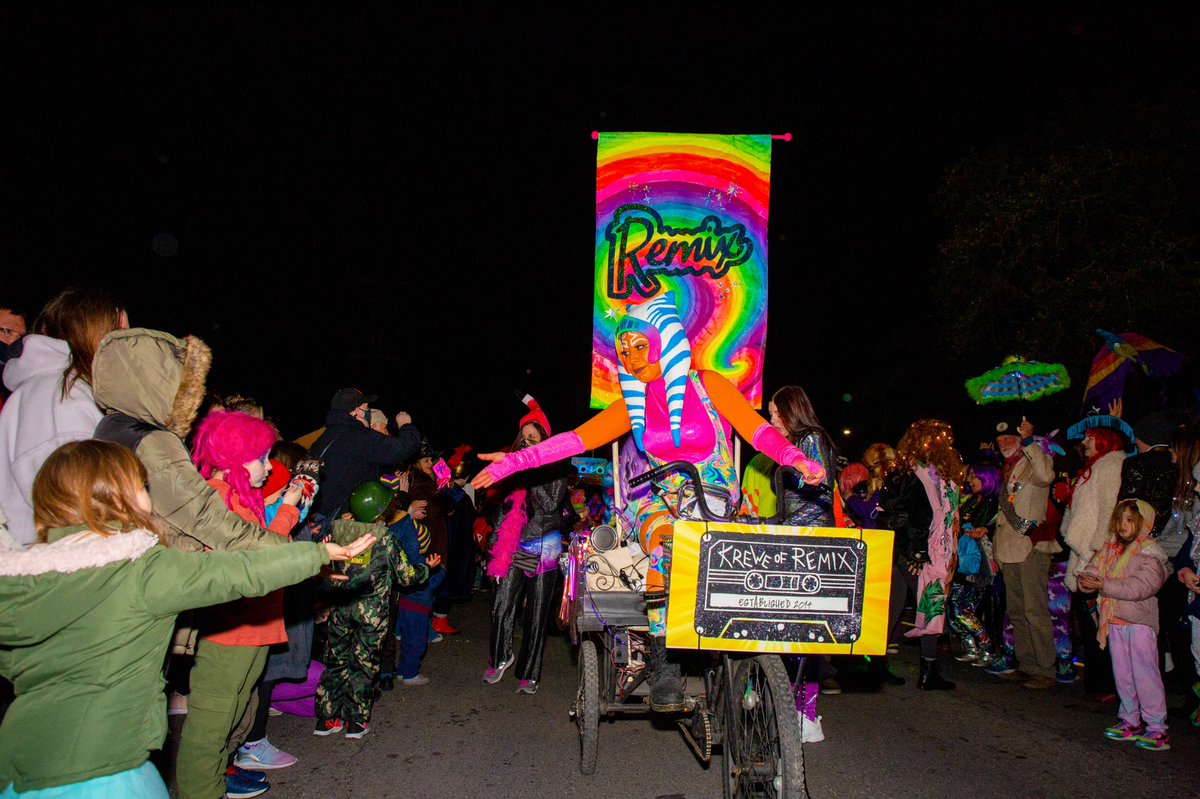 The Intergalactic Krewe of Chewbacchus rolls for the first time since 2020 🪐

Chewbacchus is a science fiction–themed Mardi Gras krewe and self described satirical space cult 🛸

It’s so exciting to photograph a parade after so long! 📸

#neworleans #MardiGras