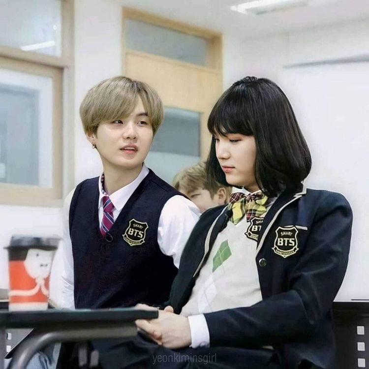Yoongi is my world ⁷ 🐰🐱🍊 tweet media