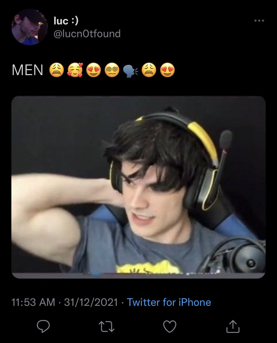 Dare2beME22's tweet photo. @lucn0tfound Pick a side lil bro https://t.co/JhYmAFP4nk