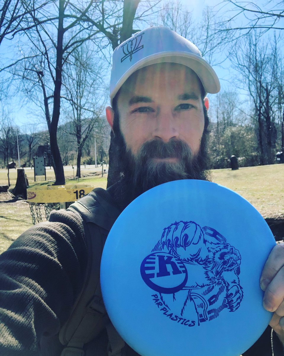 JEStout's tweet photo. I’m excited to announce that I’ll be representing @par_plastics this disc golf season! https://t.co/yXdHM4b5pO has the best prices on @kastaplast discs, apparel and a lot more. #parplastics #teamparplastics #kastaplast #reko #wncdga https://t.co/5tAoE3Pwkv