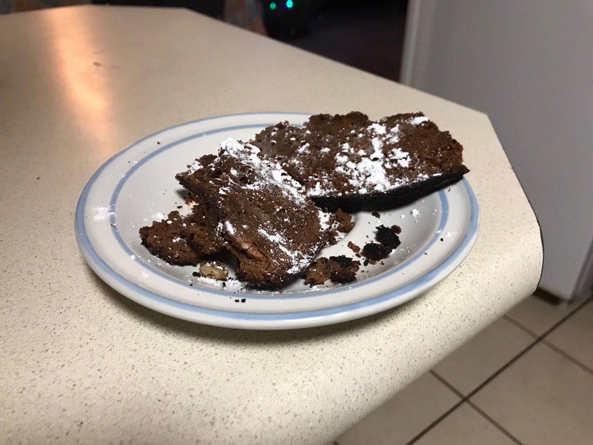 AlexisMH007's tweet photo. No quedaron nada mal los brownies de sartén xd https://t.co/RE47B2ISLP