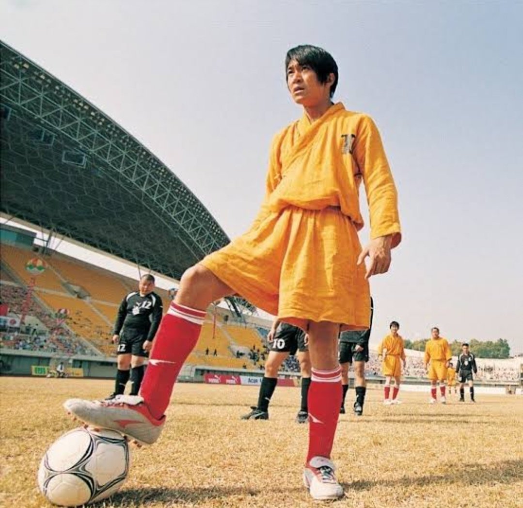 Сильнейший игрок человечества. Убойный футбол кадры. Убойный футбол (2001). Чжао Вэй убойный футбол. Шаолиньское кунг фу убойный футбол.