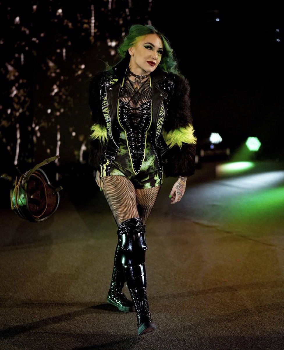 click, click (not @ShotziWWE) (@fueledbyfilth) on Twitter photo 