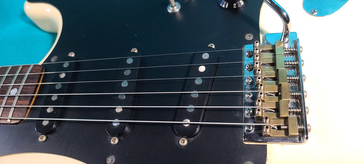 kissy_web's tweet photo. マイギターコレクション
Fresher STRAIGHTER
Jeff Beck model
#my_guiter_collection
#fresher
#straighter
#JAPAN_VINTAGE
#MIJ
#JeffBeck
#guitar
#guiterist
#ギターコレクター
#ギターマニア
#レアギター https://t.co/aV3O3Pnpzd