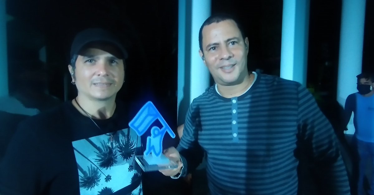 #ConBuenaFeYo porque soy de "Corazón Universidad", porque ellos representan los valores y la dignidad de los patriotas revolucionarios cubanos, porque ponen en alto la cultura cubana, porque significan "la fuerza de un país". @Israel_BuenaFe <a href="/BuenaFe_musica/">Buena Fe</a> <a href="/universidad_uci/">Universidad de las Ciencias Informáticas</a>