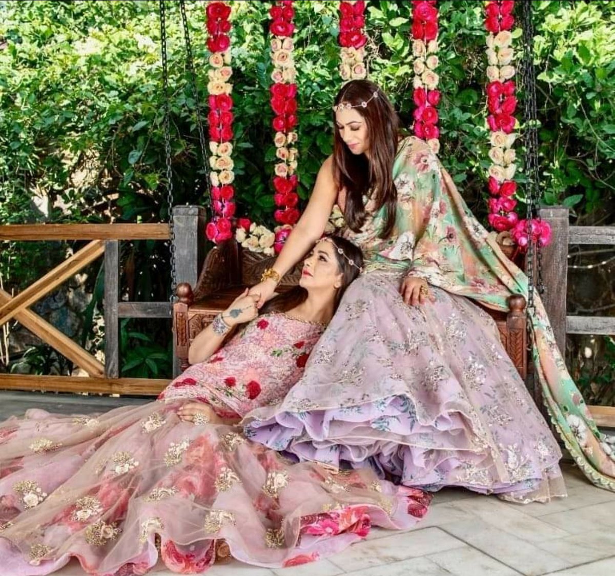 sumbajaj's tweet photo. Not long to go for #suman_bajaj_sarees #QueenofHearts  #sale love is in the air. https://t.co/mXr3TZGGPt