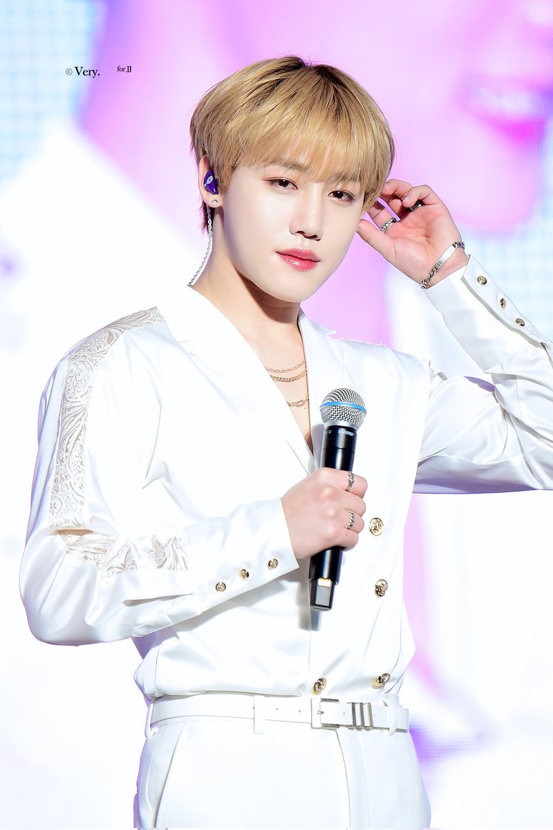 jangjunthinker's tweet photo. he's beautiful i can't wait for pics from today too https://t.co/0t0MIuJQSb