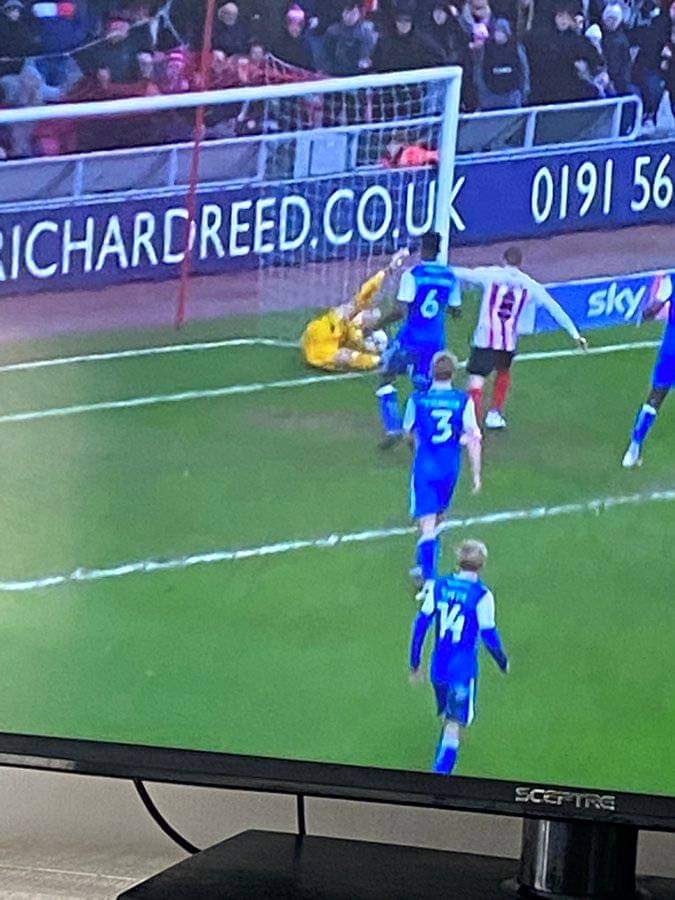 AbsDoug's tweet photo. Just watched the replay, goal was 100% in, keeper behind the line with the ball. Thought by throwing it out they might get away with it and they did, cheating bastards. Doesnโt excuse our performance but should have been 2-2. #SUNDON https://t.co/r2UrxHAuZ0