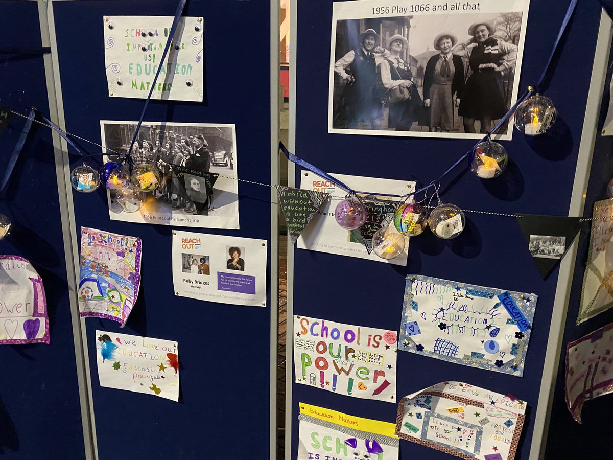 NGHSreachout's tweet photo. We had a great evening at Light Night! 🤩 It was great to see the work from @Edmund_Campion and @NGHSJuniors @NottmGirlsHigh on display! Your work looked amazing! 💡😊 #NottinghamLightNight #LightNight2022 #Outreach #EducationMatters https://t.co/FV2OvynQYA