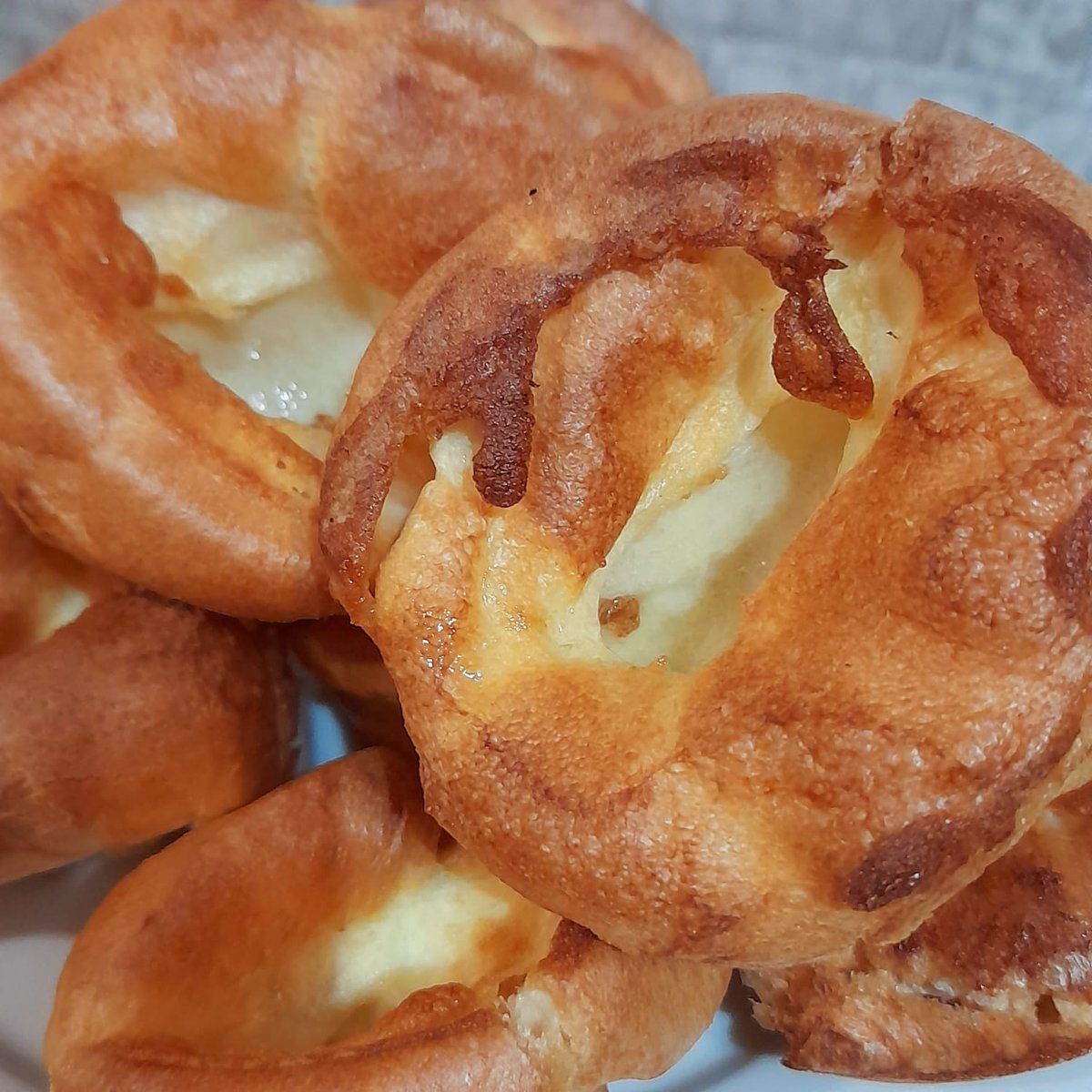 The Peak District covers Derbyshire, Staffordshire, Cheshire &amp; Yorkshire which is perfect when it comes to celebrating Yorkshire Pudding Day today (Peak District style!) 😊
#peakdistrict #shoplocal #yorkshirepuddingday