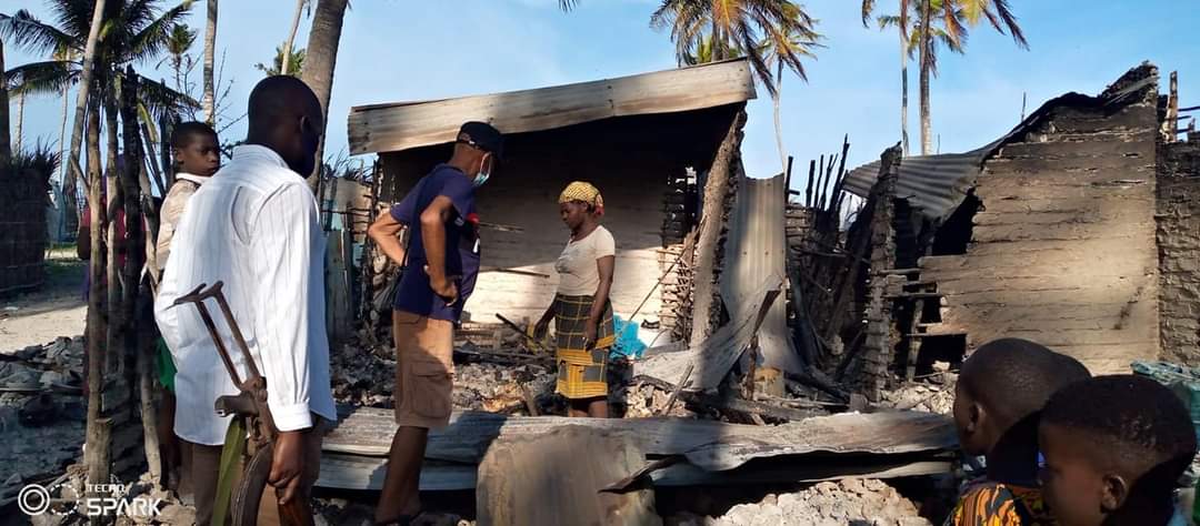 DelgadoCabo's tweet photo. Yesterday, #Ibo district administrator, Issa Tamomade, visits homes and places, in #Matemo, where Insurgents wreaked havoc. Likewise, comfort affected families.
@news_pinnacle https://t.co/XHNT1IVvzT