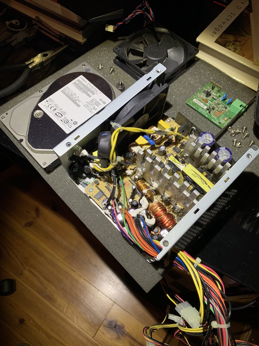 NWPNFT's tweet photo. When’s the last time you seen a HDD or power supply this ancient? https://t.co/0IFlbjPG1G