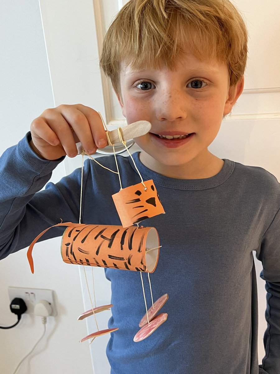 BSMuscatY2's tweet image. Year 2 have always been creative! Look at what they made from some card, recycled tubes, bottle tops and some string! 😍👏

A Tiger Puppet! 🐅