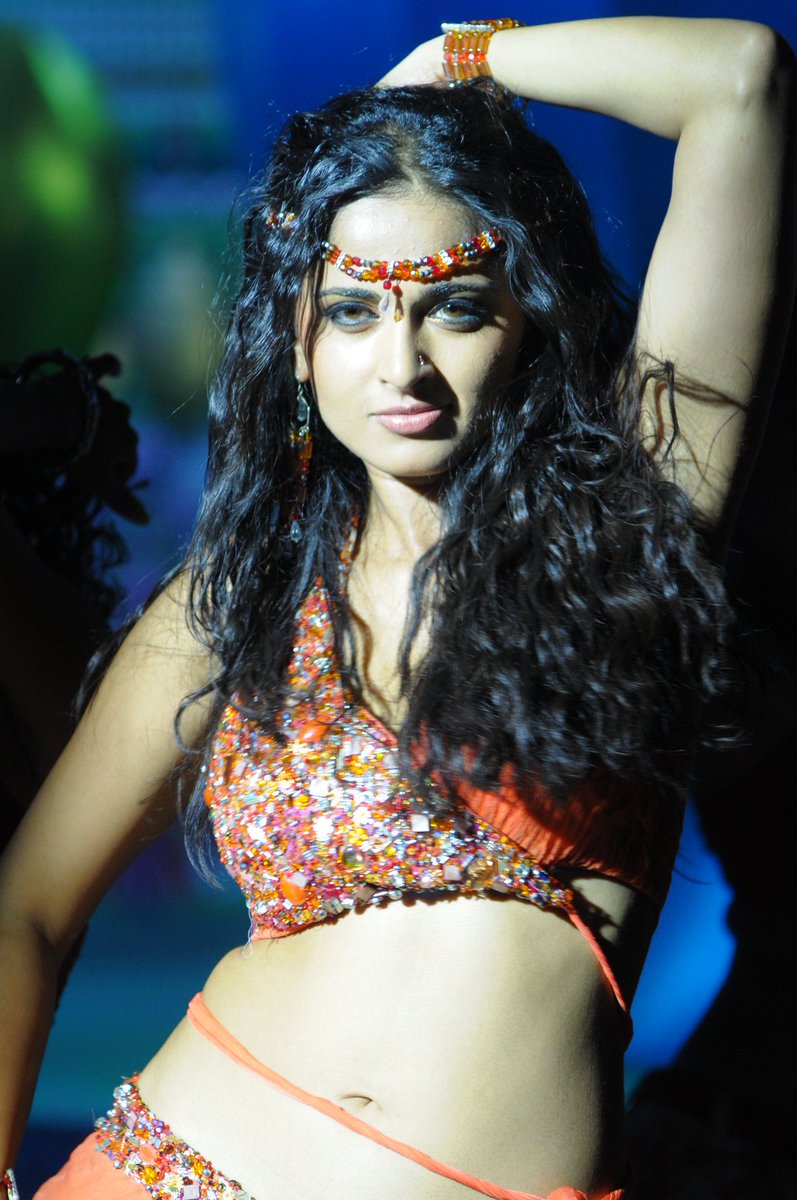 kamarani23's tweet photo. Hi guys !!!!
I am back 😘😘😘
Join me and my babes. @sangeshrddhufan and @psrilathap 
In our telegram channel for more fun.
https://t.co/M2sImZ2wMJ https://t.co/b5YlAFBDi7