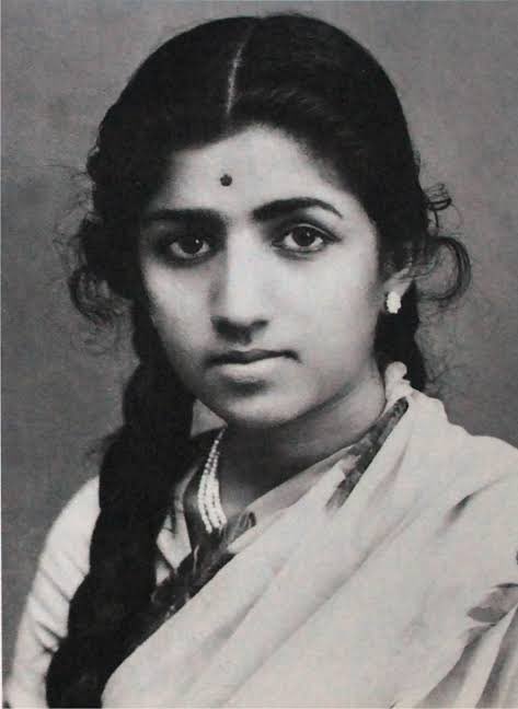Feeling numb. Devastated. Yesterday was Saraswati Puja & today Ma took her blessed one with her. Somehow it feels that even the birds, trees & wind are silent today. 
Swar Kokila Bharat Ratna #LataMangeshkar ji your divine voice will echo till eternity. Rest in peace. Om Shanti.