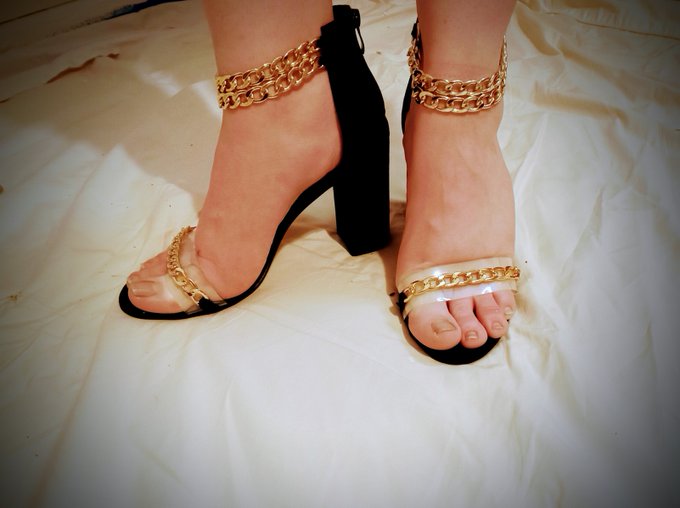 My New Heels! What yal think? #BlackHeels #GoldChain #NewHighHeels #Feet #feetworshi̇p #Onlyfans https://t<a href="/tag/blackheels"class="tags">#BlackHeels</a><a href="/tag/goldchain"class="tags">#GoldChain</a><a href="/tag/feet"class="tags"><span>#feet</span></a><a href="/tag/feetworship"class="tags"><span>#feetworship</span></a><a href="/tag/onlyfans"class="tags"><span>#onlyfans</span></a><a href="/tag/newhighheels"class="tags"><span>#newhighheels</span></a>