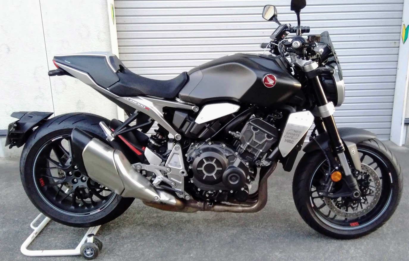 cb1000r 純正メーターバイザー ホンダ(純正) メーターバイザー の