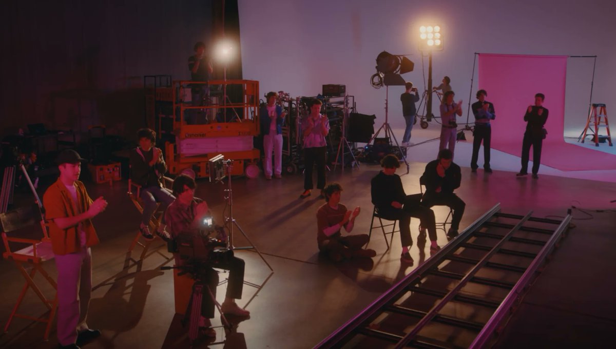 WarnerMusicSG's tweet photo. This be @wallowsmusic in the #EspeciallyYou music video for real https://t.co/yG8MXUjQ4m