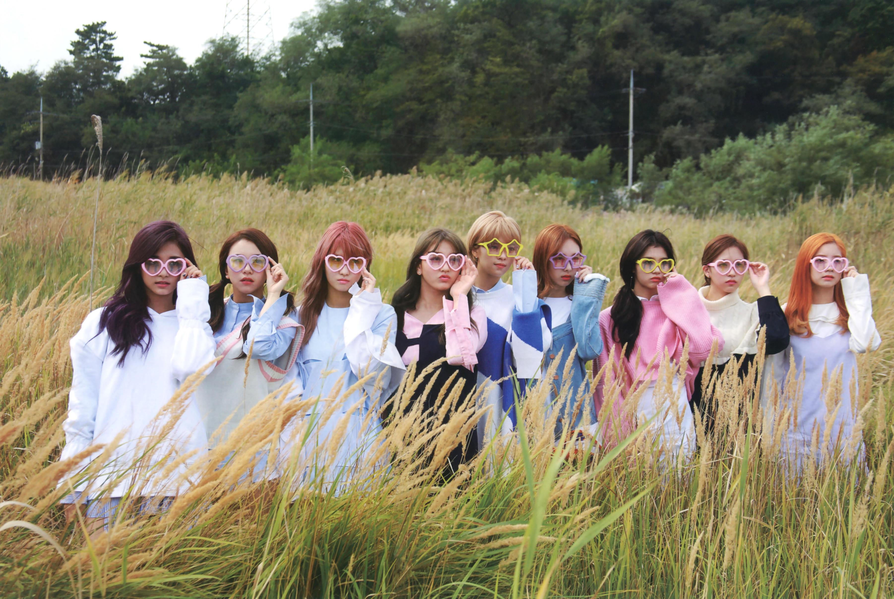 TWICE 『TWICEcoaster:LANE 1』monograph TWICE - TWICECOASTER : LANE 1 (3RD MINI ALBUM) (2 VERSIONS)
