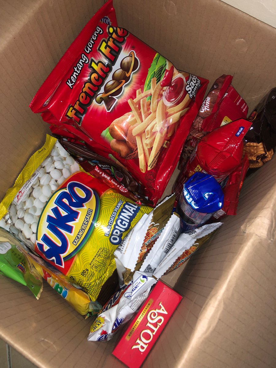 Ketika musim hujan dan musim covid melanda. Maka <a href="/HappyFresh_ID/">HappyFresh Indonesia</a> adalah solusi untuk belanja snack dan stock makanan🥲 pokonya semajak kenal happyfresh tu idup ini terasa lebih berguna🤣