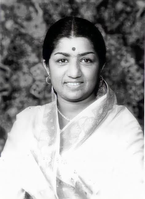 💔 #RIPlatamangeshkar ji 😭