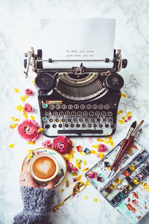 HJamesWrites's tweet photo. Happy Tuesday! #writers 
Let's do a #writerslift 
Share those links below #books #blogs #websites, etc.

I have #kindleunlimited and always looking for my next read.
I love this #WritingCommunity

Don't forget to retweet so others can join in!
#writerslift #bloggers https://t.co/HWFEfL6aAv