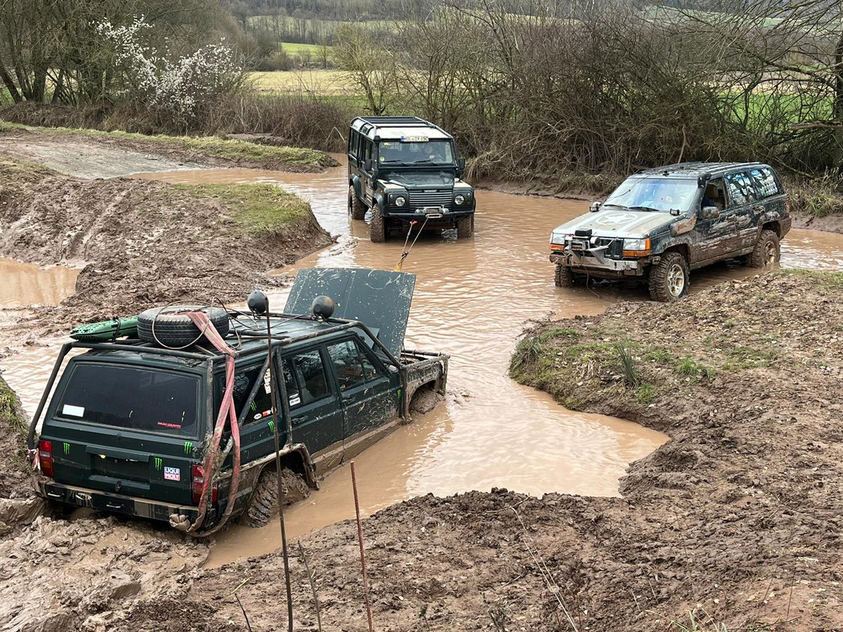 dubiswelt's tweet photo. Nach dem ich gestern im Schlamm im #Mammutpark versunken bin, geht es heute in der Wüste des @GasStationSim weiter! Seid dabei, wenn wir Matsch gegen Sand tauschen! https://t.co/14YzrC2U2A
#TwitchDE #Offroad #smallstreamer #TwitchStreamers  #SmallStreamersConnect #TwitchAffilate https://t.co/1y1w8LatTe