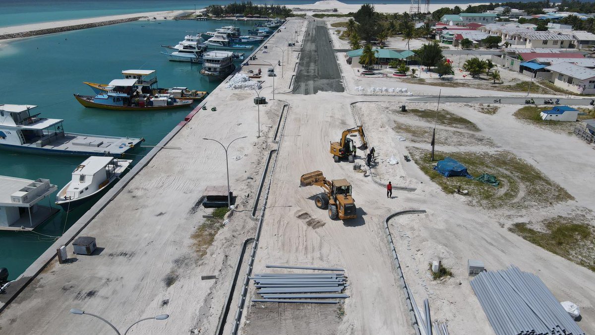 IbbeySam's tweet photo. ކުރިއަރާނޭ ވިދާނޭ ޒަމާނޭމިއީ                 
ލިބިމި އަދުދާ ނަތީޖާދެޔޭ ފެންނަމުން ❤💛⏪

އެމްޑީޕީ (ރ.ސޯލިހް ގެ ) ސަރުކާރުން ދުވާފަރުގެ ތަރައްޤީއަށް ތިޔަ ކުރައްވަމުން ގެންދަވާ ބުރަމަސައްކަތައް އައްސަރިބަހާއި ސާބަސްދެން...
Thanks
@ibusolih 
@MohamedNasheed 
@N4Isse11 
@adamazim https://t.co/gyPDrHm2qW